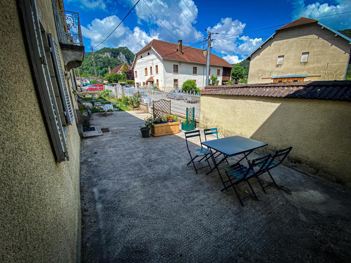 Lisons Des Sources Villa Nans-sous-Sainte-Anne Buitenkant foto